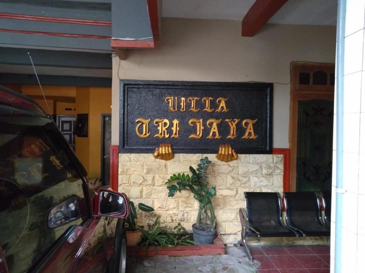 Villa Trijaya Batu  Exterior photo